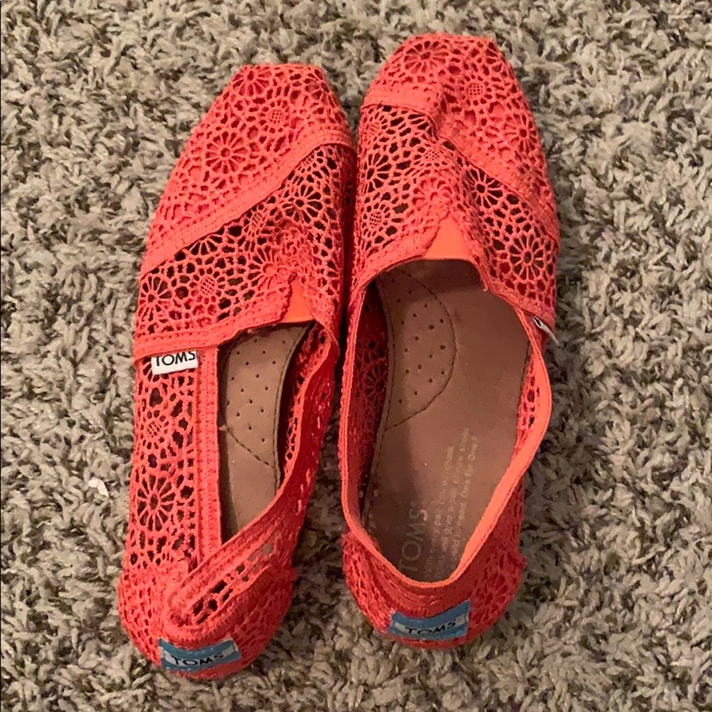 Coral colored toms